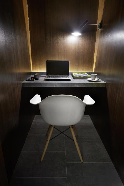 The Pod At Road Boutique Capsule Khách sạn nang 2*